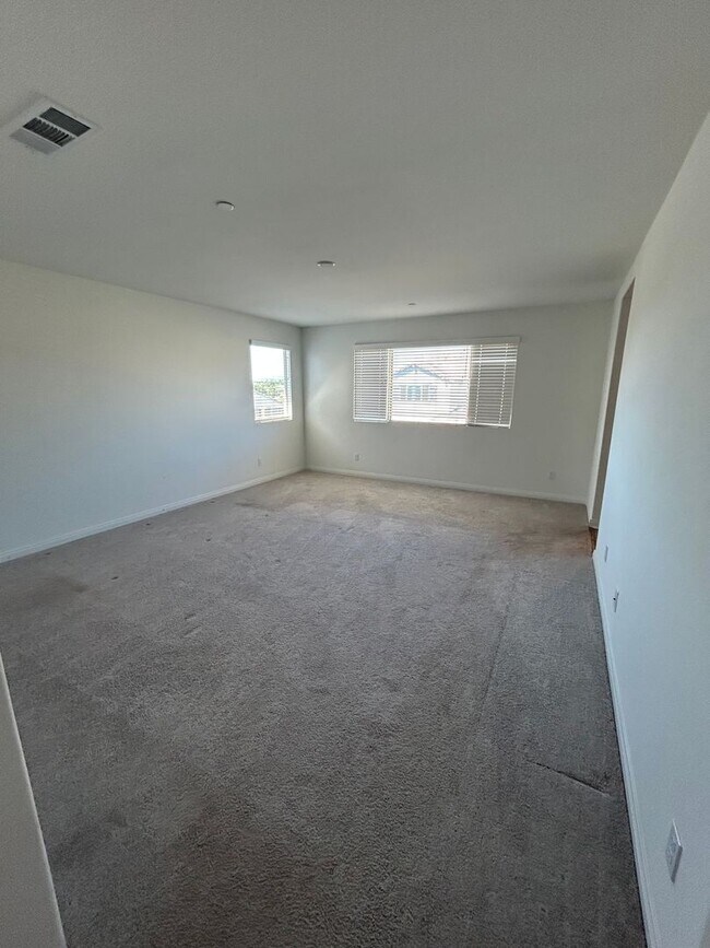 Building Photo - Like New 4 Bedroom + Loft Menifee Home