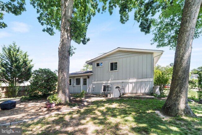 Building Photo - 6610 Bowie Dr
