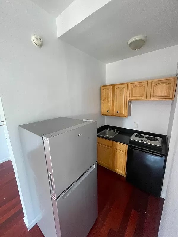 Building Photo - 1 Bedroom 1 Bathroom