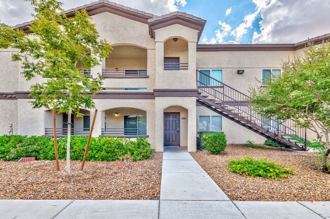 Building Photo - 2291 W Horizon Ridge Pkwy