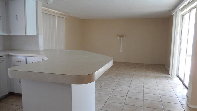 Building Photo - 2052 Norfolk Dr