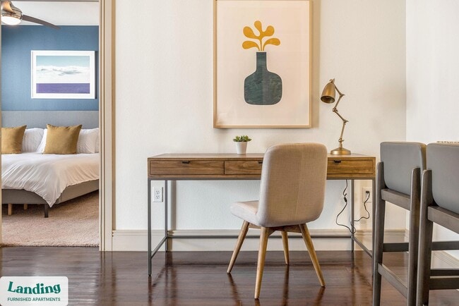 Building Photo - 901 Lakeside Cir