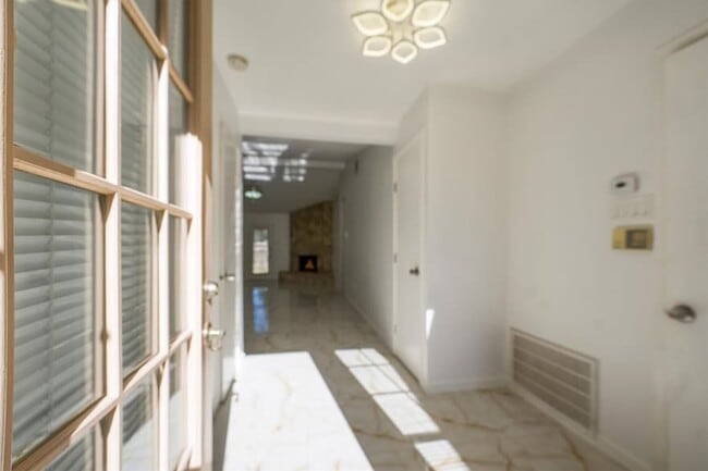 Building Photo - 3203 Golden Willow Dr