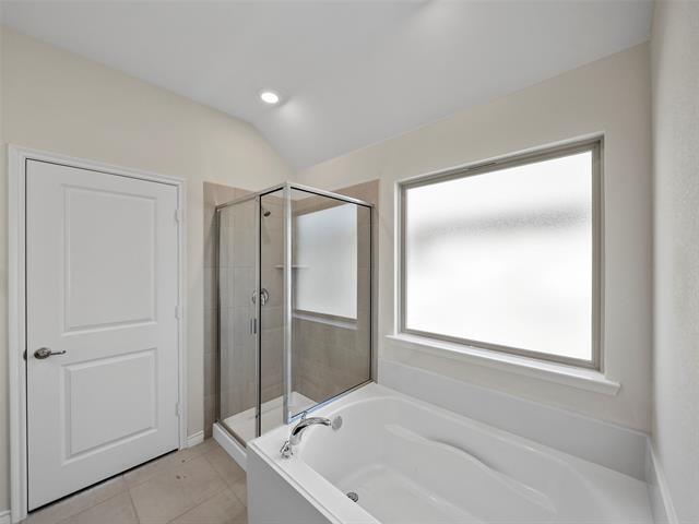 Building Photo - 10505 Breezeway Dr