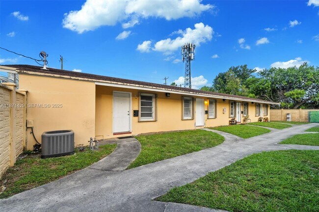 Building Photo - 840 SW 7th St