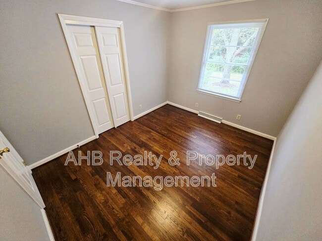 Building Photo - 502 Doggett Dr