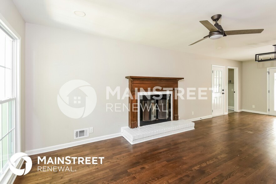 Building Photo - 2730 Cedarbrook Dr