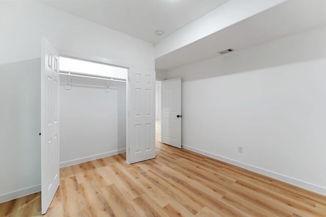 Building Photo - 9326 Firnat St