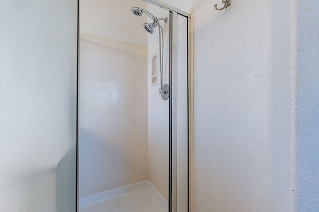 Building Photo - Spacious 5-Bedroom Home with Open Layout & Private Backyard