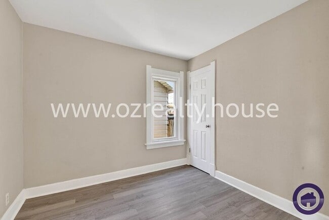 Building Photo - 1840 Marne Ave