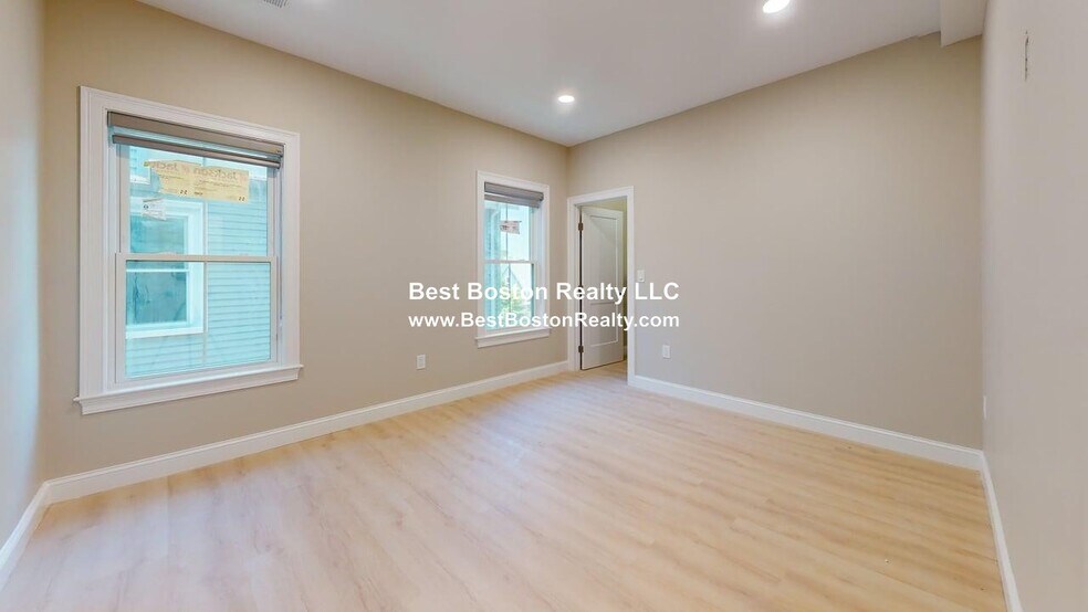 Building Photo - 231 Highland Ave
