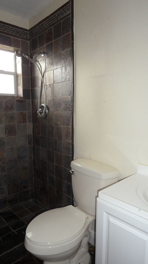 Building Photo - 3-Bed, 2-Bath Single-Family Home in Hollywood!