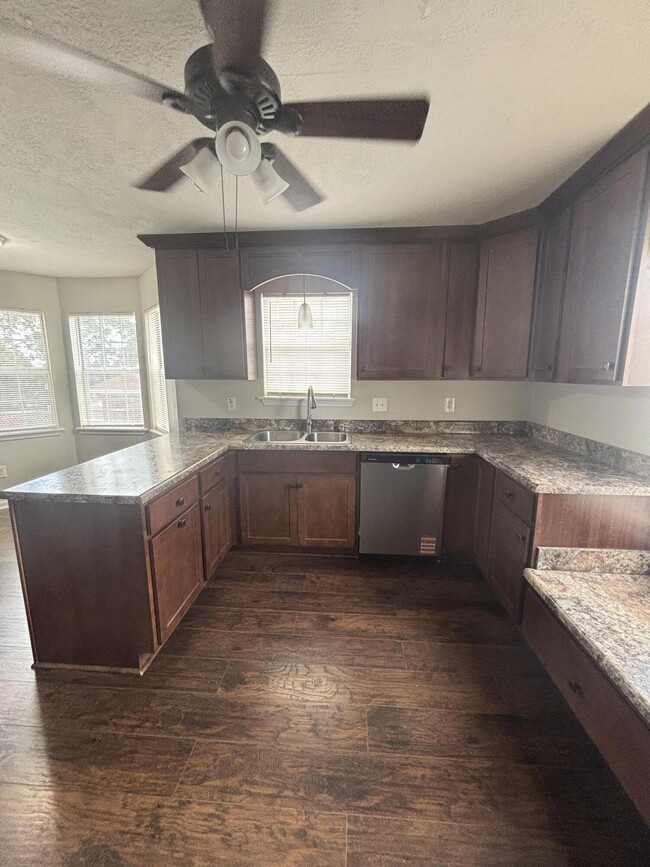 Building Photo - 2706 Crosshaven Dr