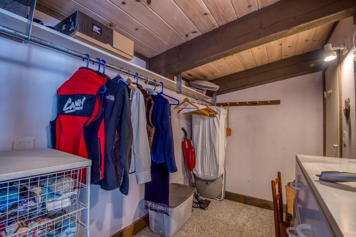 Building Photo - 36 Hoffmans