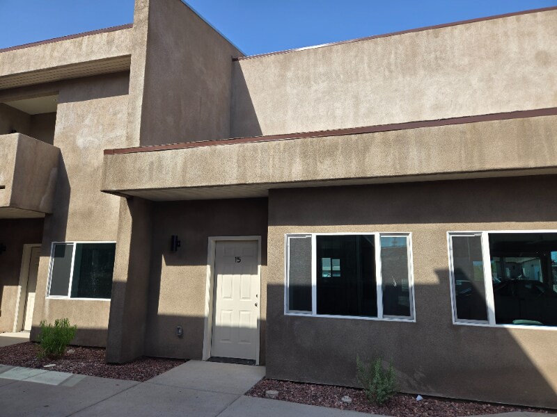 Building Photo - 833 S Avenue A