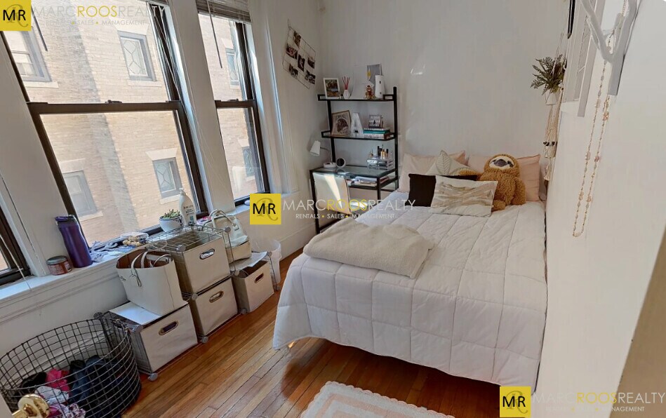 Building Photo - 460 Park Dr