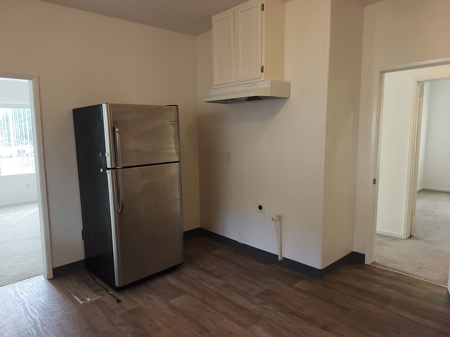 Building Photo - 3035 E El Monte Way