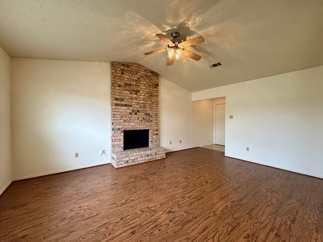 Building Photo - Duplex