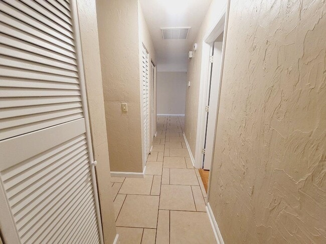 Building Photo - 5680 Doonesbury Way