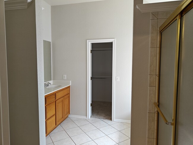 Building Photo - 809 Regiment Way