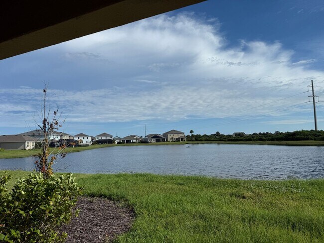 Building Photo - 3 Bedroom 2.5 Bath Single Family Home Prom...