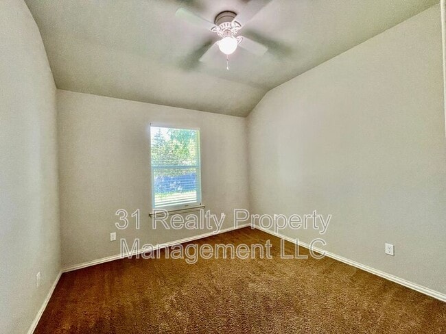 Building Photo - 3115 N Hickory St