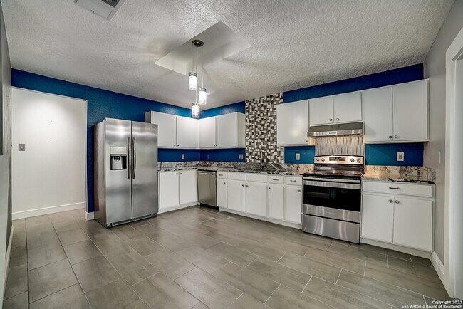 Building Photo - 9759 Bronson Creek