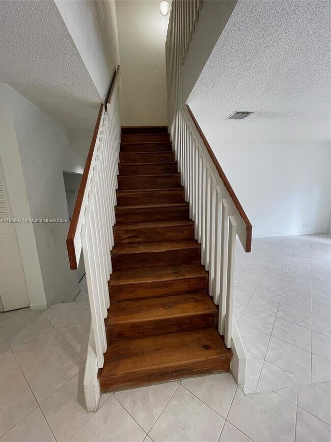 Building Photo - 8237 NW 8th Ct