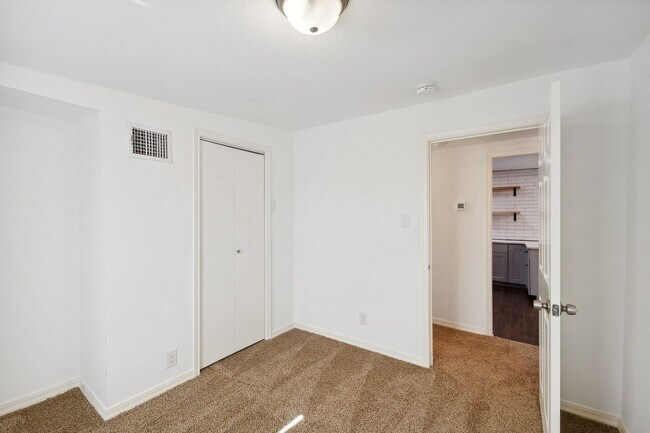 Building Photo - 3 Bedroom Single Family Home in San Antonio
