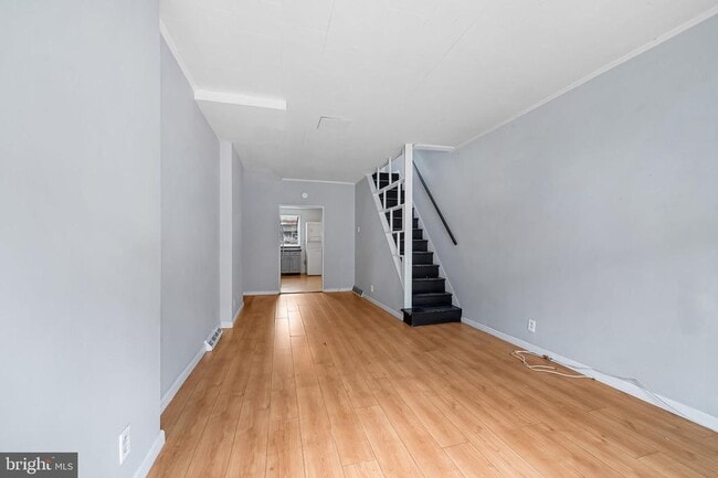 Building Photo - 113 S Curley St