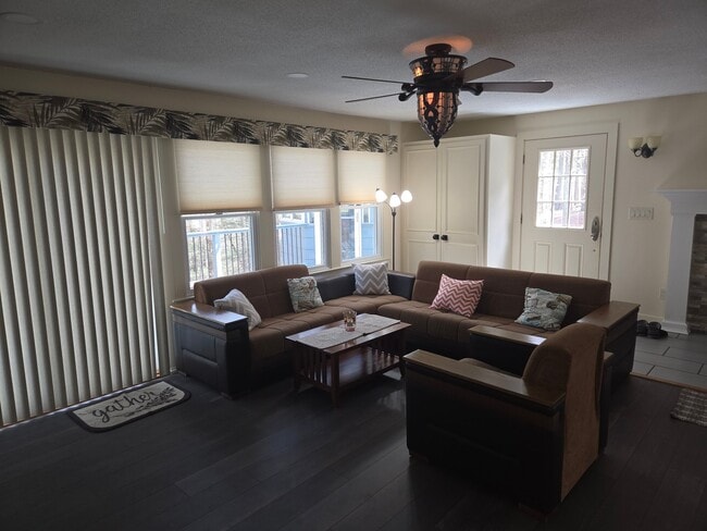 Building Photo - 78 Woodchuck Hill Rd