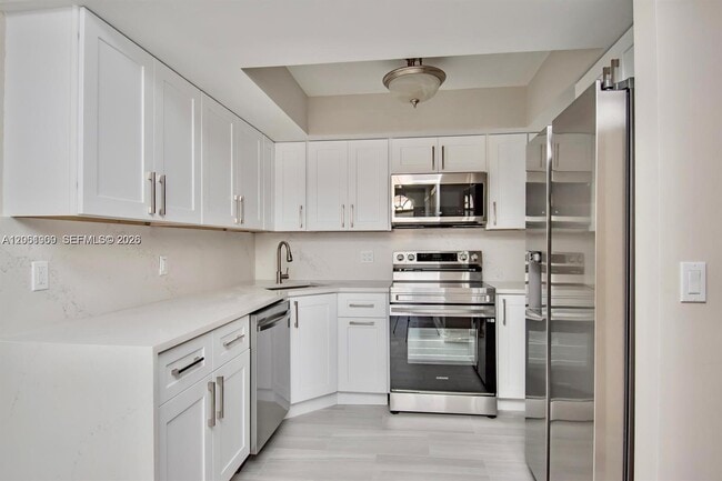 Building Photo - 4240 Village Dr