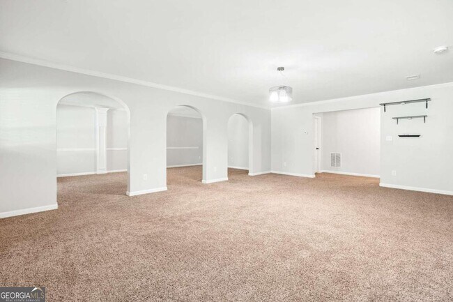 Building Photo - 2214 Golden Eagle Dr