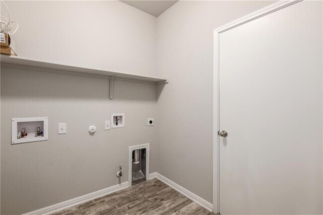 Building Photo - 2920 Bridekirk Dr