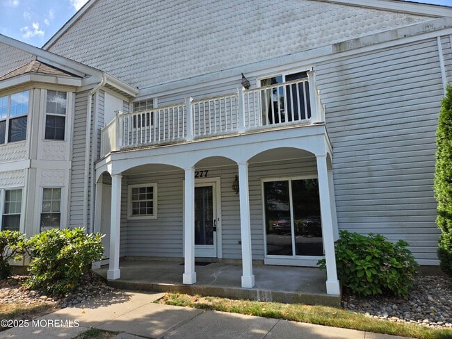 Building Photo - 277 Tulip Ln