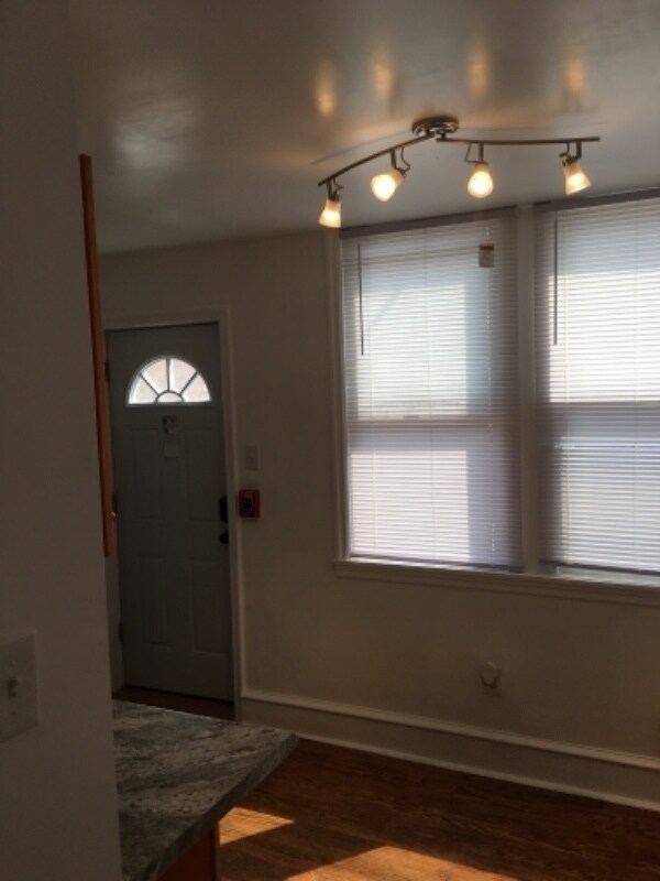 Building Photo - 1535 Sellers St