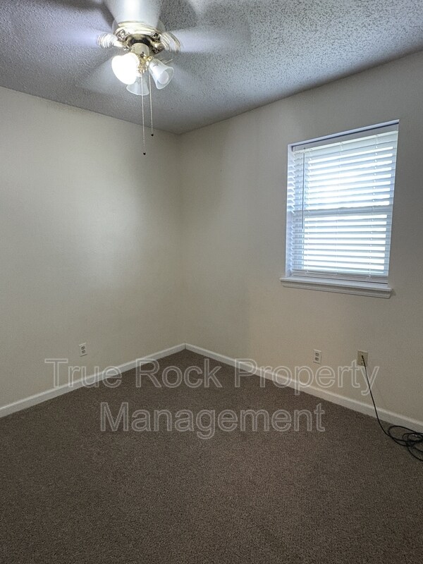 Building Photo - 23185 CR 3520