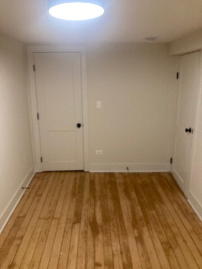 Building Photo - 1336 W Diversey Pkwy