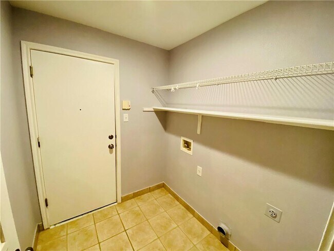 Building Photo - 3811 Julianas Way