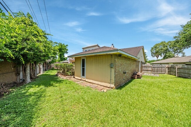 Building Photo - 13139 Birch Grove Dr