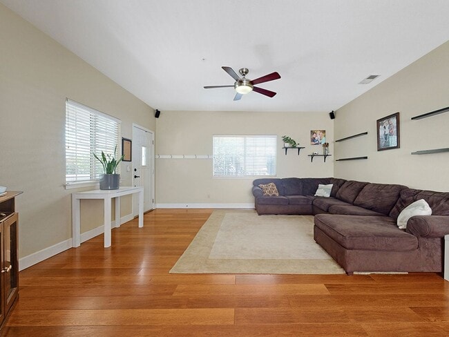 Building Photo - 888 El Capitan Way