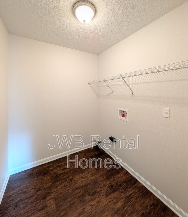 Building Photo - 417 W 47th St