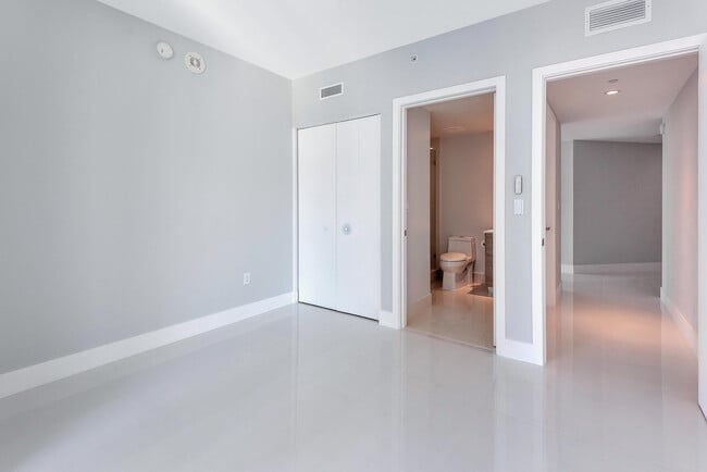 Building Photo - 1300 S Miami Ave