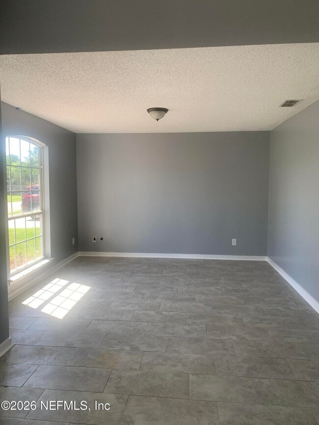 Building Photo - 1752 Glen Laurel Dr