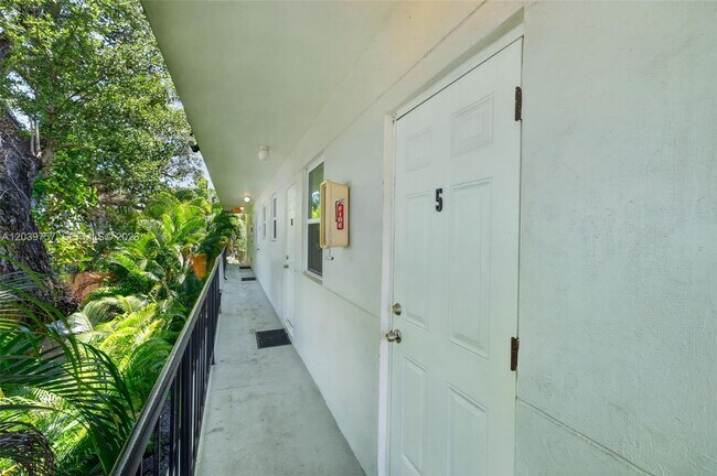 Building Photo - 3676 Oak Ave