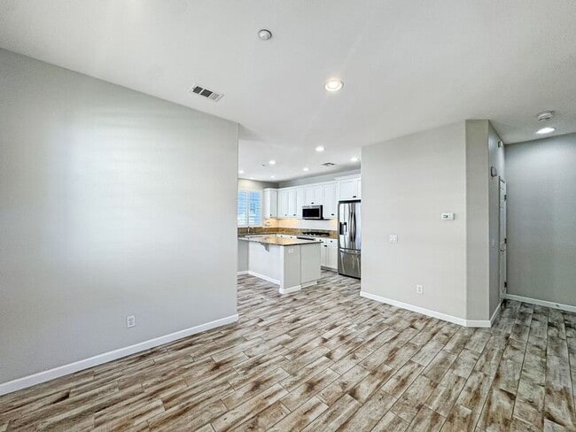 Building Photo - 3011 Cole Grade Dr