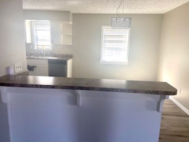 Building Photo - Beautiful home on quiet cul-de-sac! Very c...