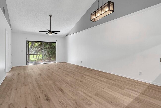 Building Photo - 416 Buttonwood Pl