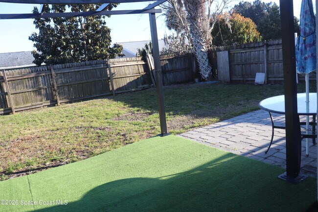 Building Photo - 1204 Linmoor Cir NE