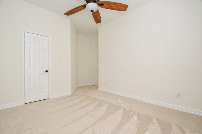 Building Photo - 2142 Morning Park Dr